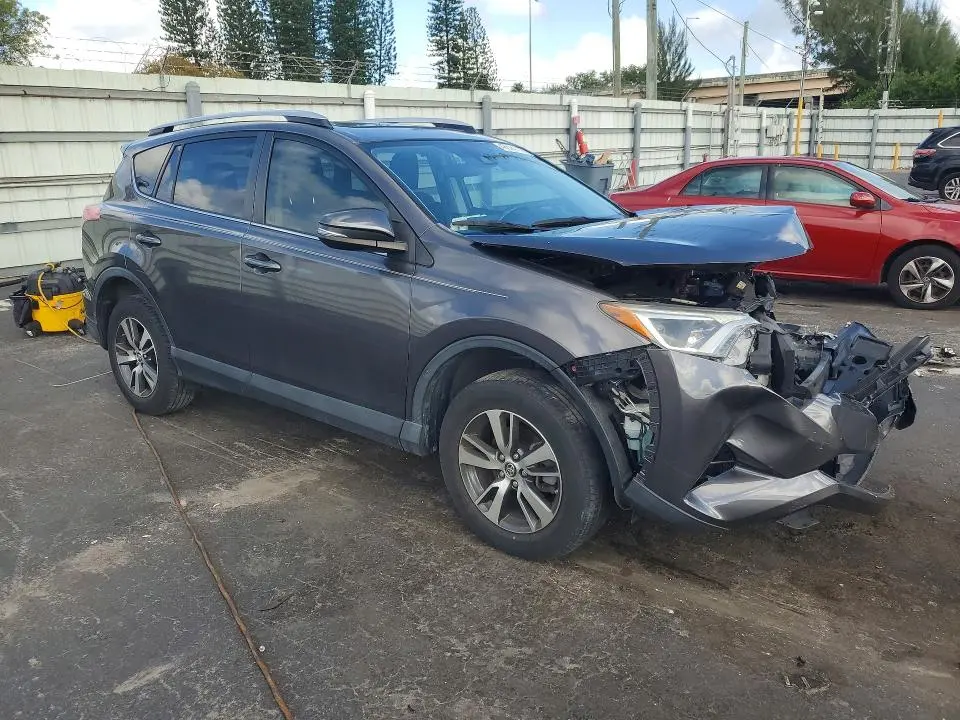 2018 TOYOTA RAV4 XLE  