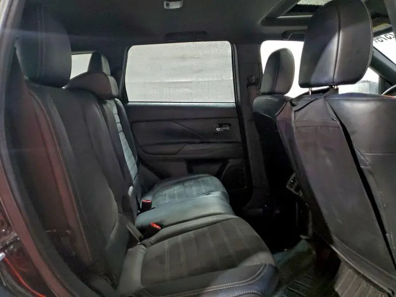 2019 MITSUBISHI OUTLANDER SE  