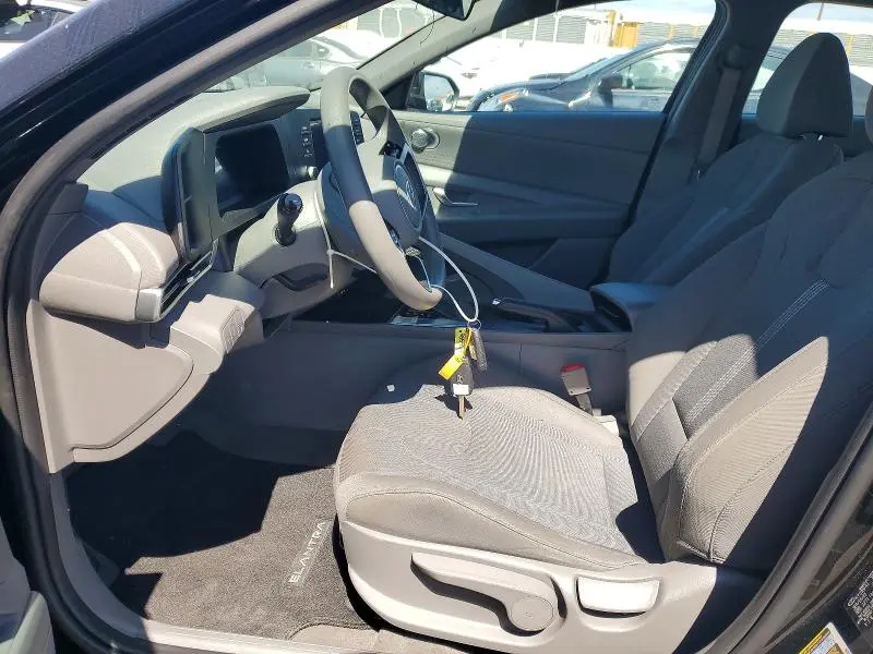 2024 HYUNDAI ELANTRA SE  
