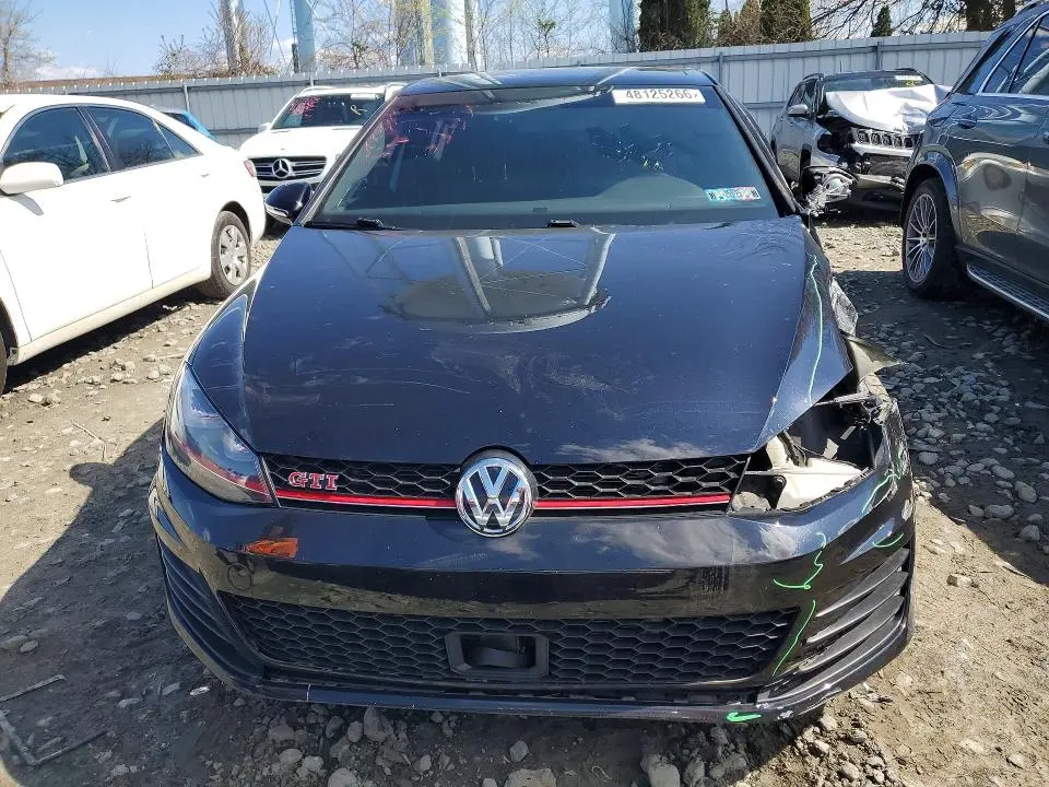 2017 VOLKSWAGEN GTI SPORT  