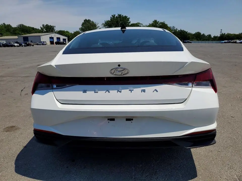 2021 HYUNDAI ELANTRA SE  