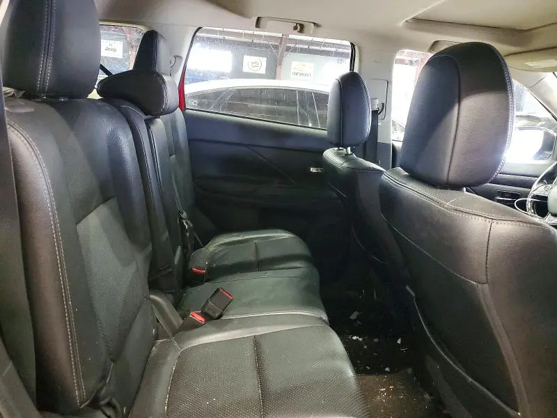 2016 MITSUBISHI OUTLANDER SE  