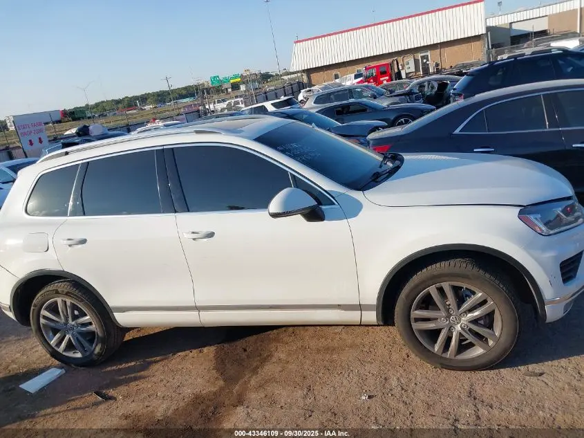 2015 VOLKSWAGEN TOUAREG V6 LUX