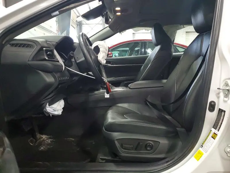 2022 TOYOTA CAMRY XLE  
