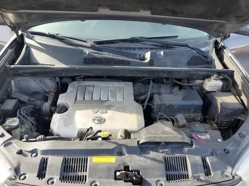 2012 TOYOTA HIGHLANDER SE  