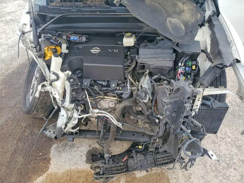 2015 NISSAN PATHFINDER SV  