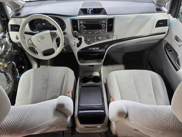 2011 TOYOTA SIENNA LE  