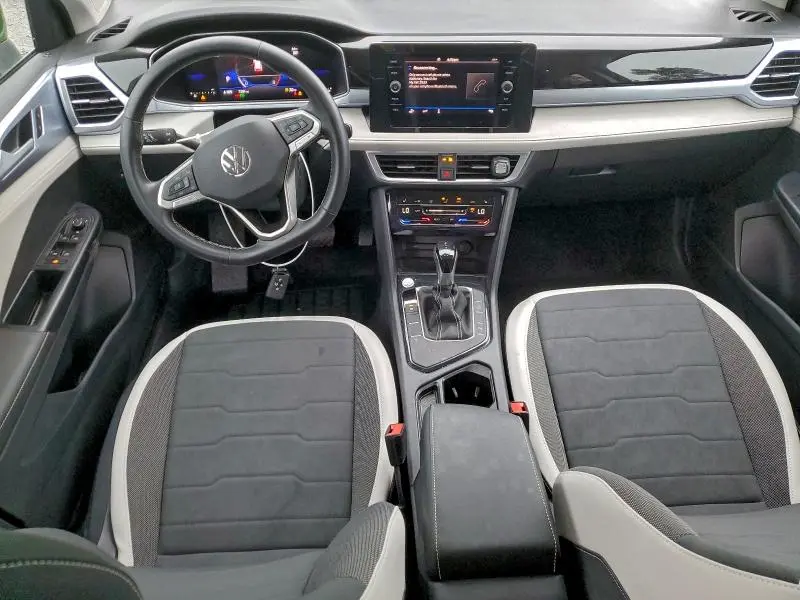 2025 VOLKSWAGEN TAOS SE  