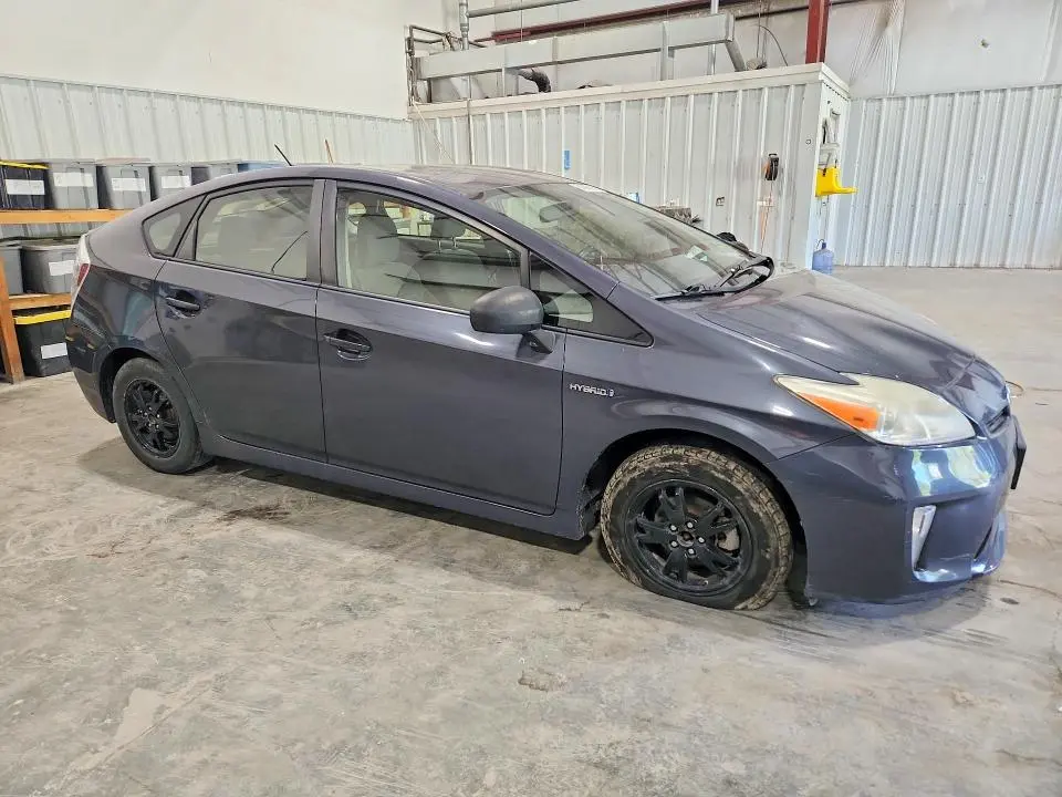 2013 TOYOTA PRIUS TWO  