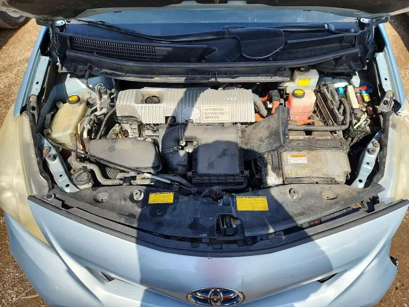 2013 TOYOTA PRIUS V THREE  