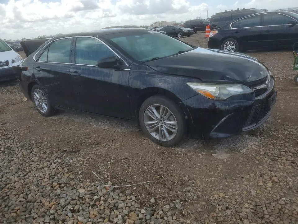 2015 TOYOTA CAMRY SE  