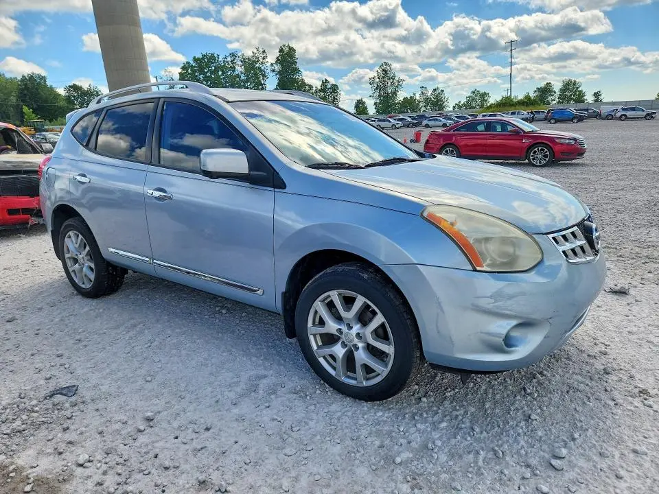 2013 NISSAN ROGUE S  