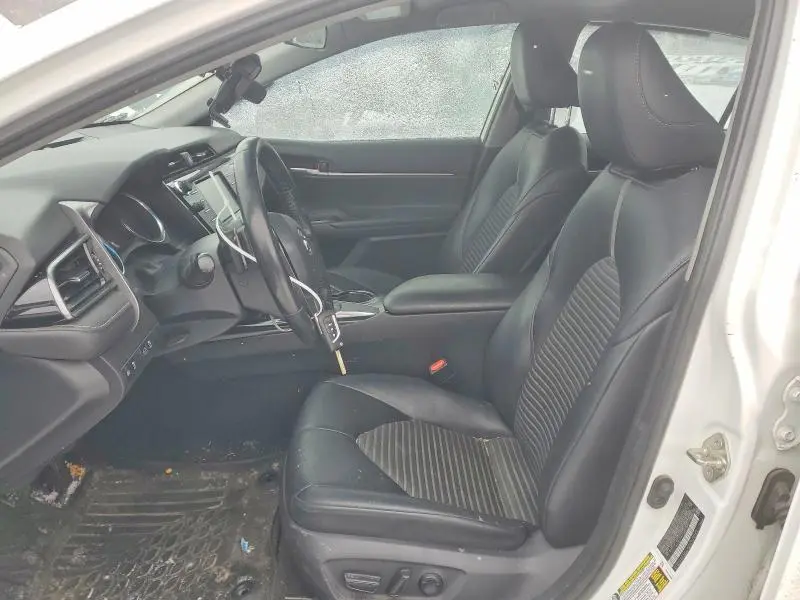 2019 TOYOTA CAMRY SE  
