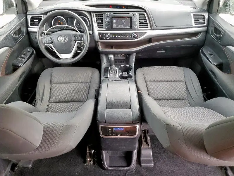 2017 TOYOTA HIGHLANDER LE  