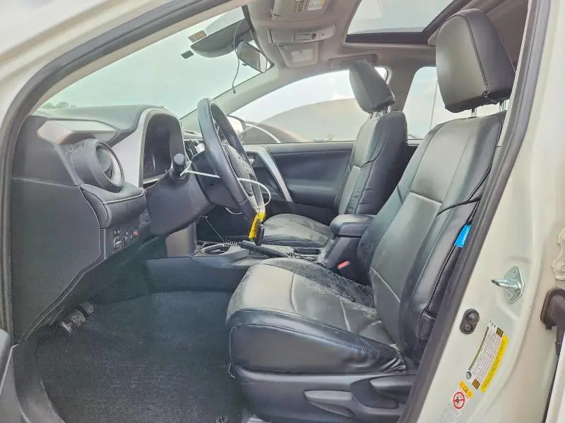 2017 TOYOTA RAV4 XLE  