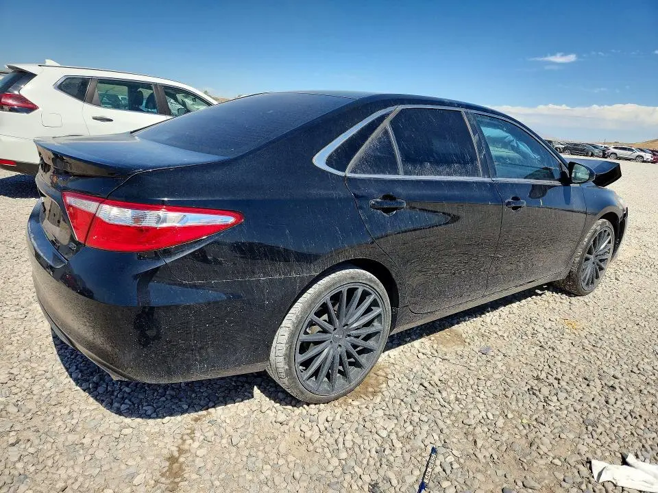 2017 TOYOTA CAMRY SE  
