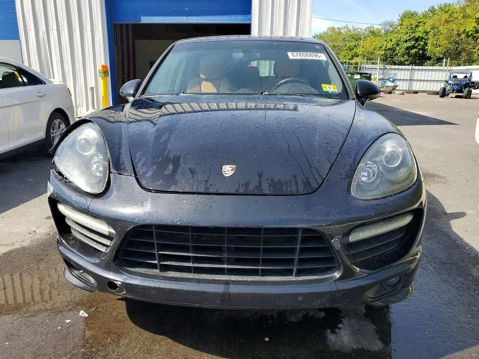 2013 PORSCHE CAYENNE GTS  