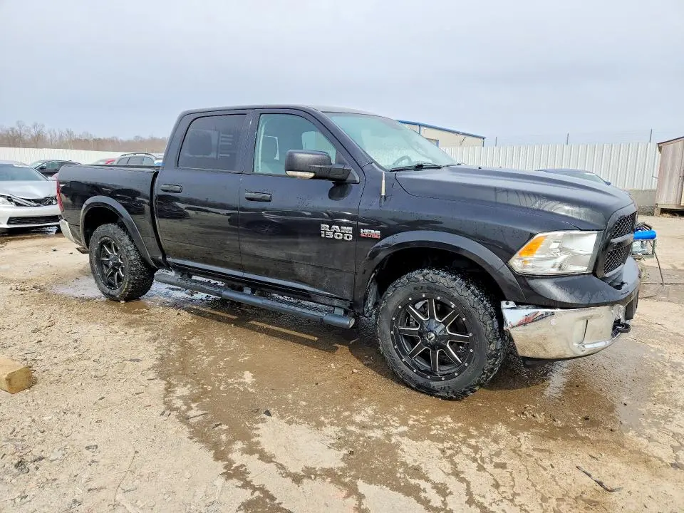 2016 RAM 1500 SLT  