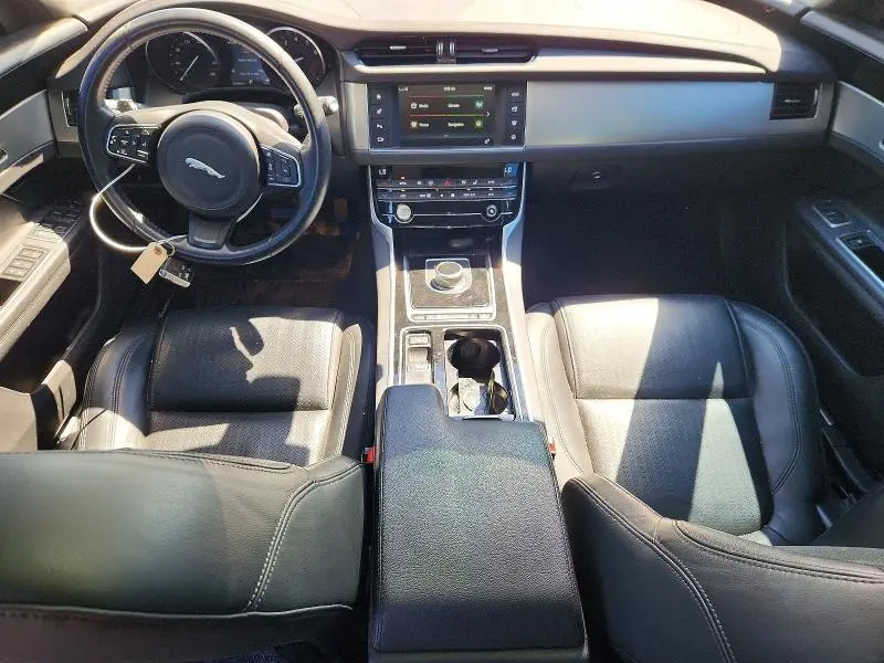 2017 JAGUAR XF PRESTIGE  