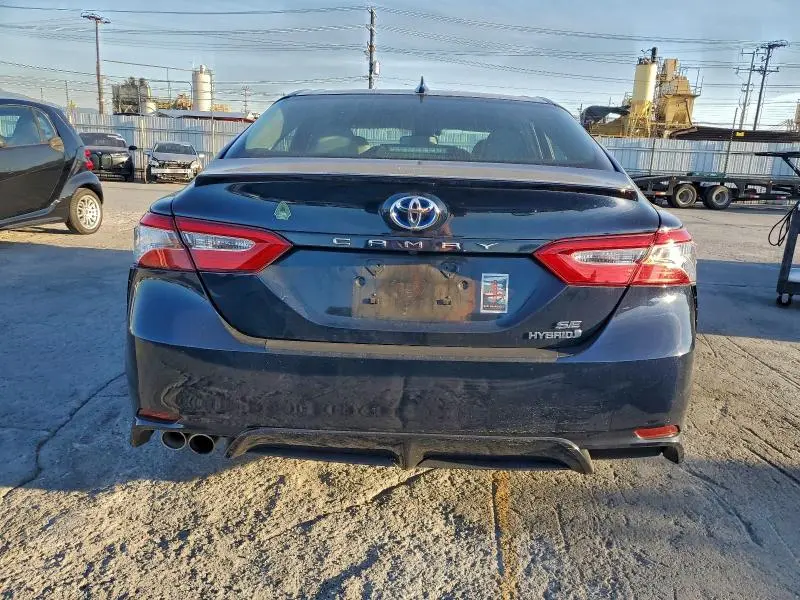 2020 TOYOTA CAMRY SE  