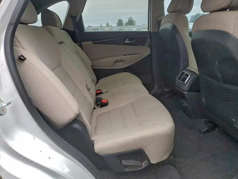 2017 KIA SORENTO LX  