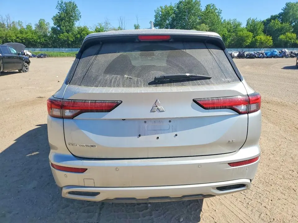 2024 MITSUBISHI OUTLANDER SE  