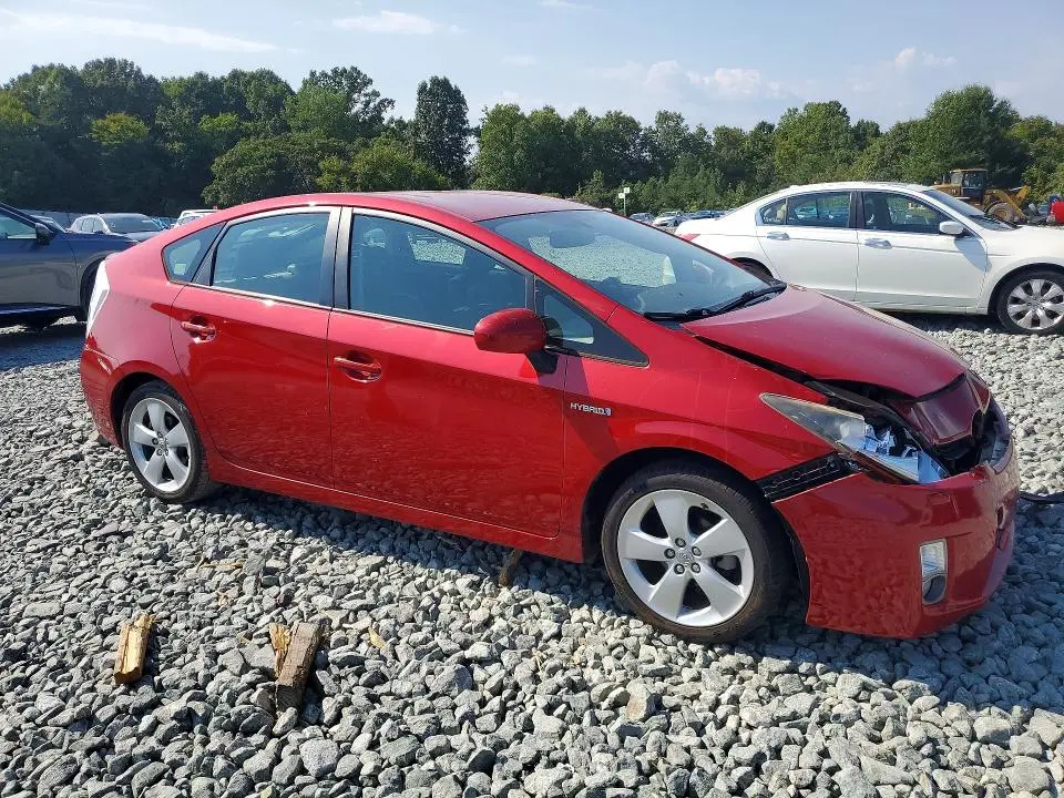 2010 TOYOTA PRIUS V  