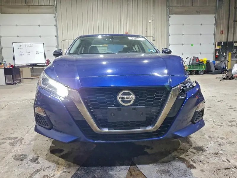 2019 NISSAN ALTIMA SR  