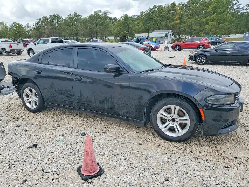 2015 DODGE CHARGER SE  