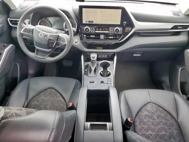 2024 TOYOTA HIGHLANDER HYBRID XLE  