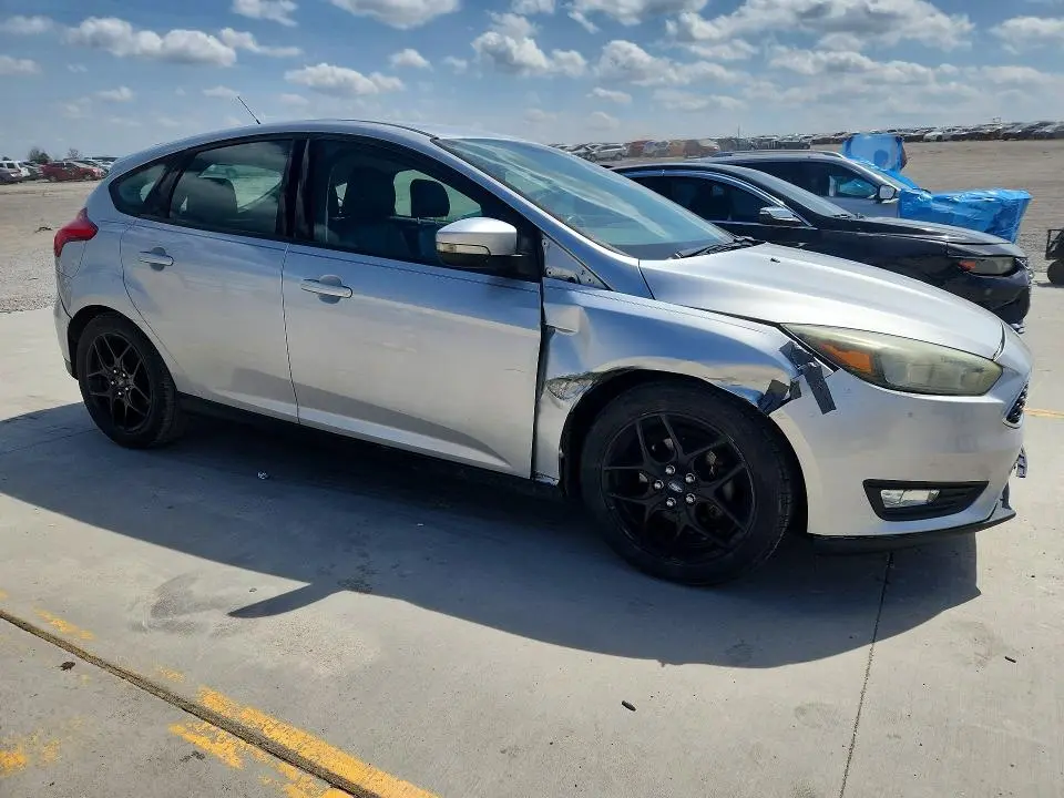 2016 FORD FOCUS SE  