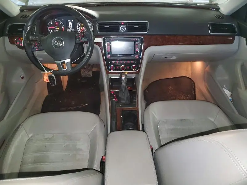 2012 VOLKSWAGEN PASSAT SEL  