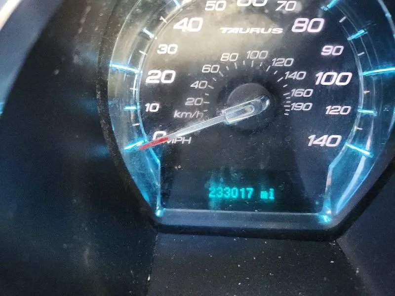 2010 FORD TAURUS LIMITED  