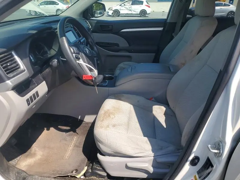 2015 TOYOTA HIGHLANDER LE  
