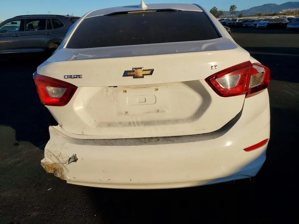 2018 CHEVROLET CRUZE LT  