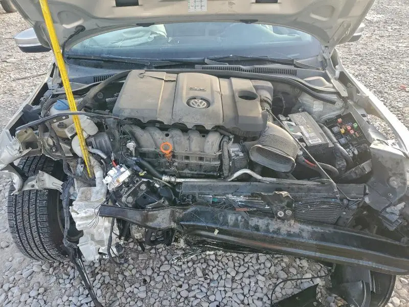 2011 VOLKSWAGEN JETTA SE  