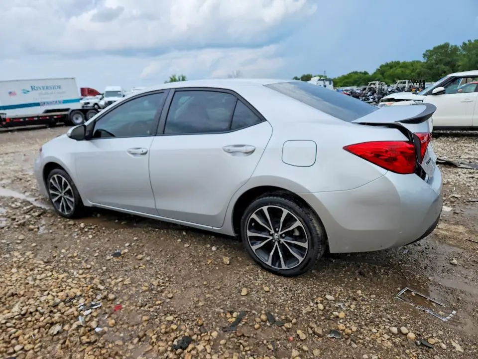 2017 TOYOTA COROLLA SE  