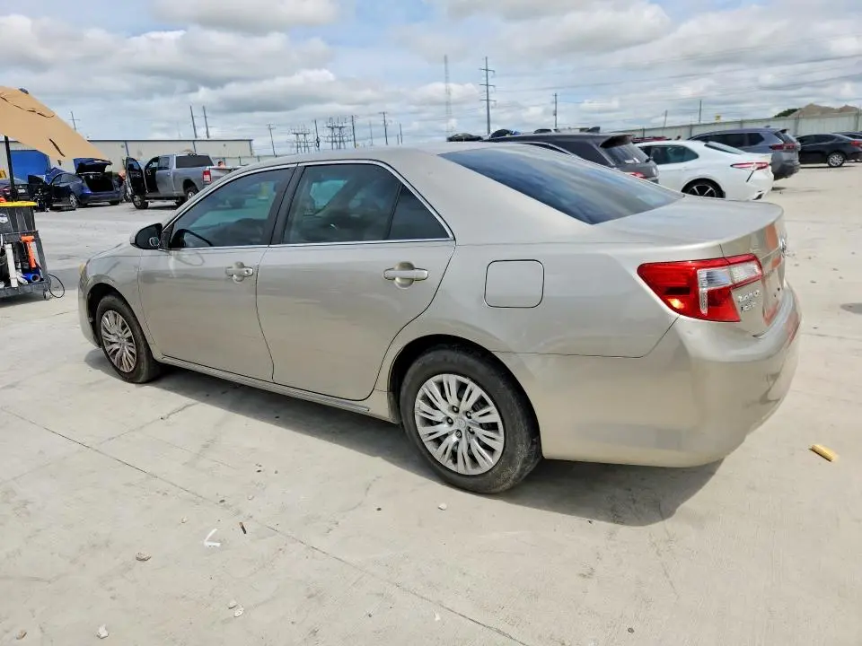 2013 TOYOTA CAMRY LE  