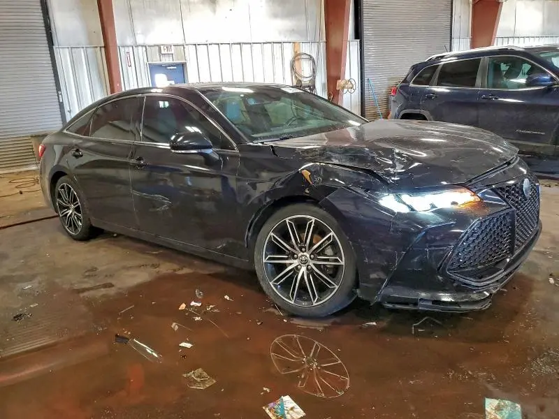 2019 TOYOTA AVALON XLE  
