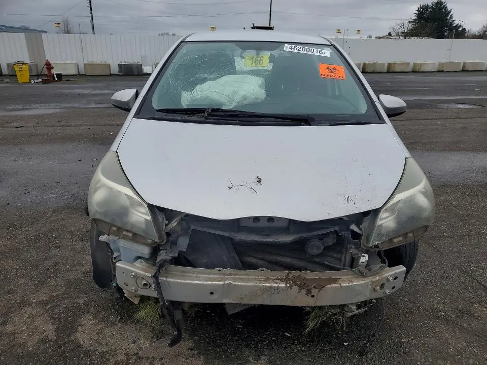 2015 TOYOTA YARIS 5-DOOR L  
