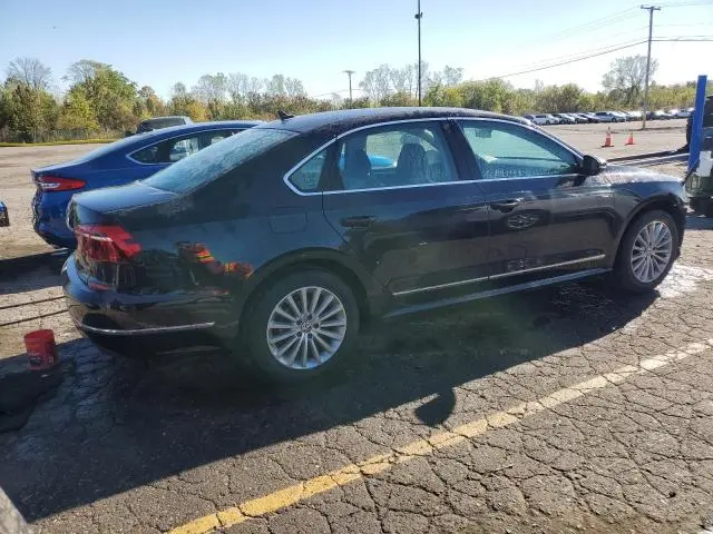 2017 VOLKSWAGEN PASSAT SE  