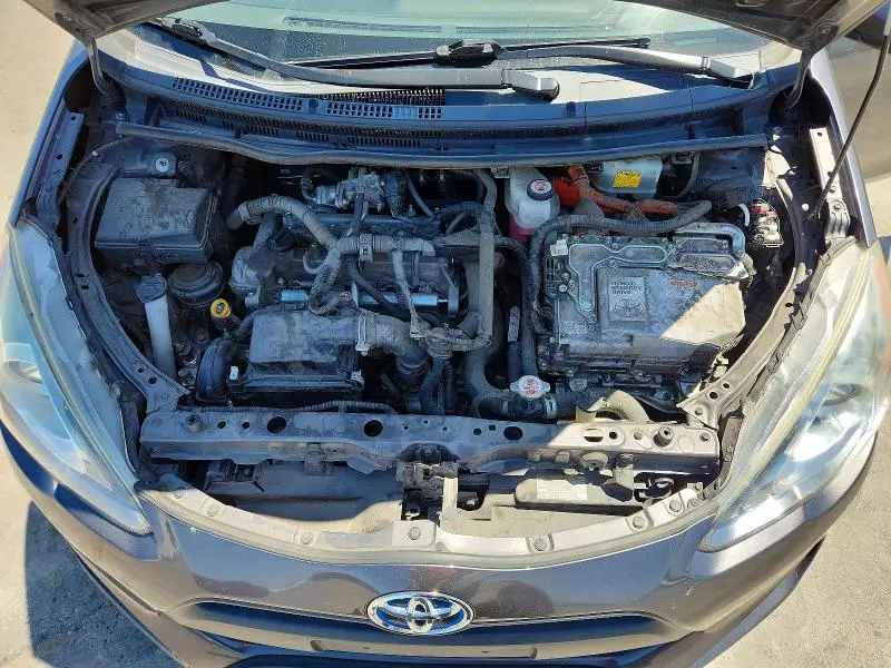 2017 TOYOTA PRIUS C TWO  