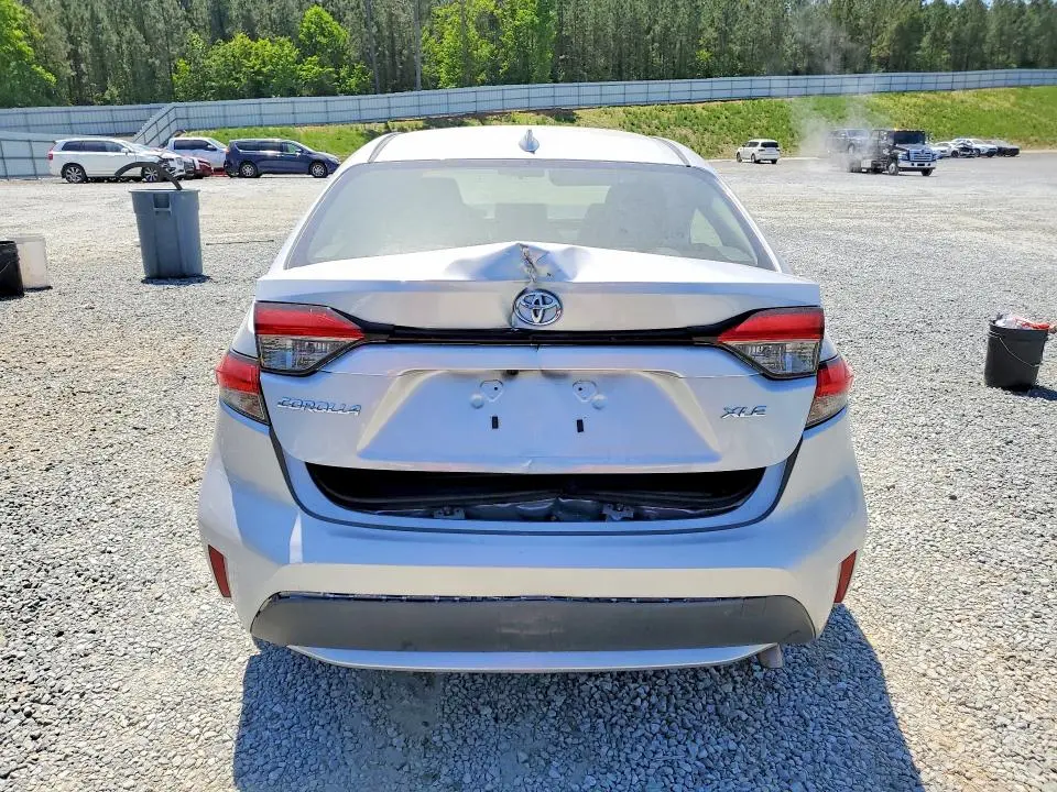 2022 TOYOTA COROLLA XLE  