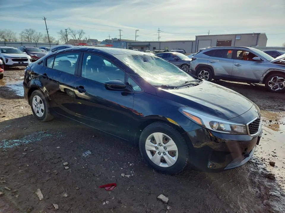 2017 KIA FORTE LX  