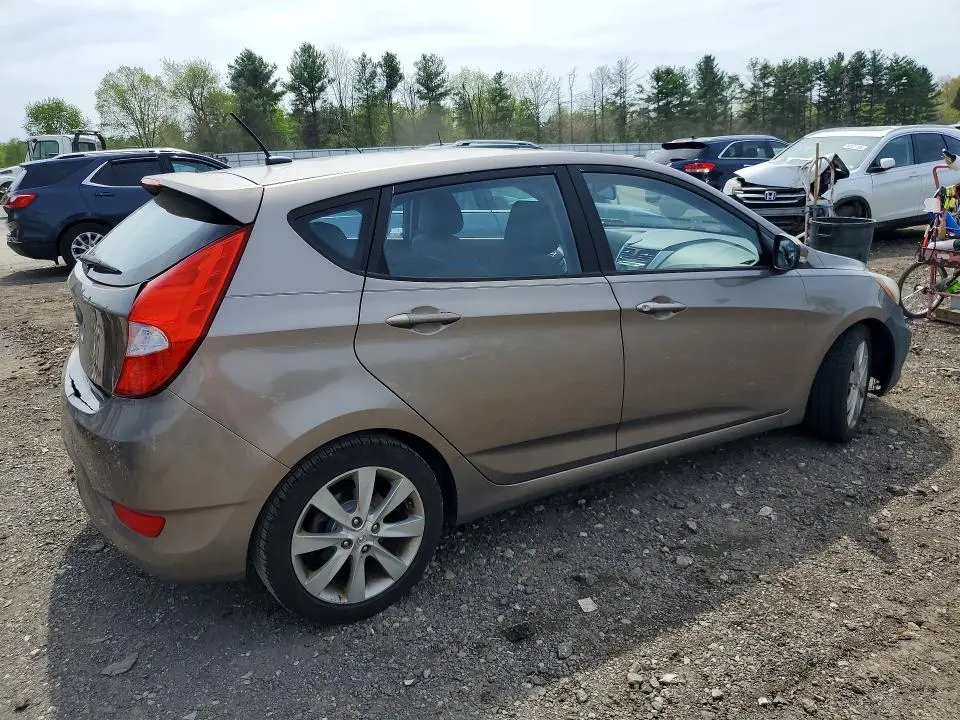 2013 HYUNDAI ACCENT SE  