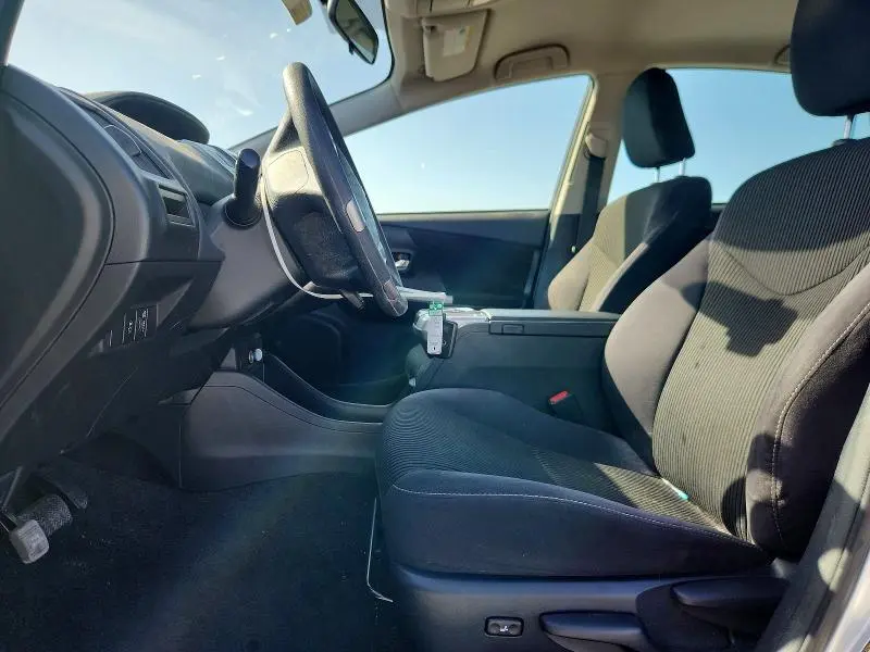 2017 TOYOTA PRIUS V THREE  