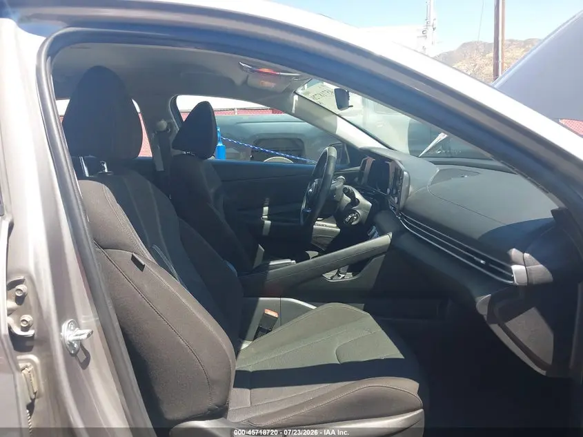 2023 HYUNDAI ELANTRA SE