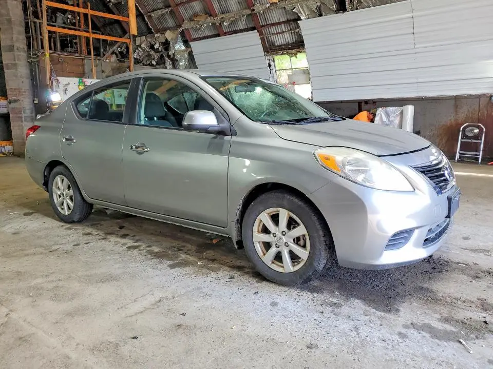 2014 NISSAN VERSA 1.6 SV  