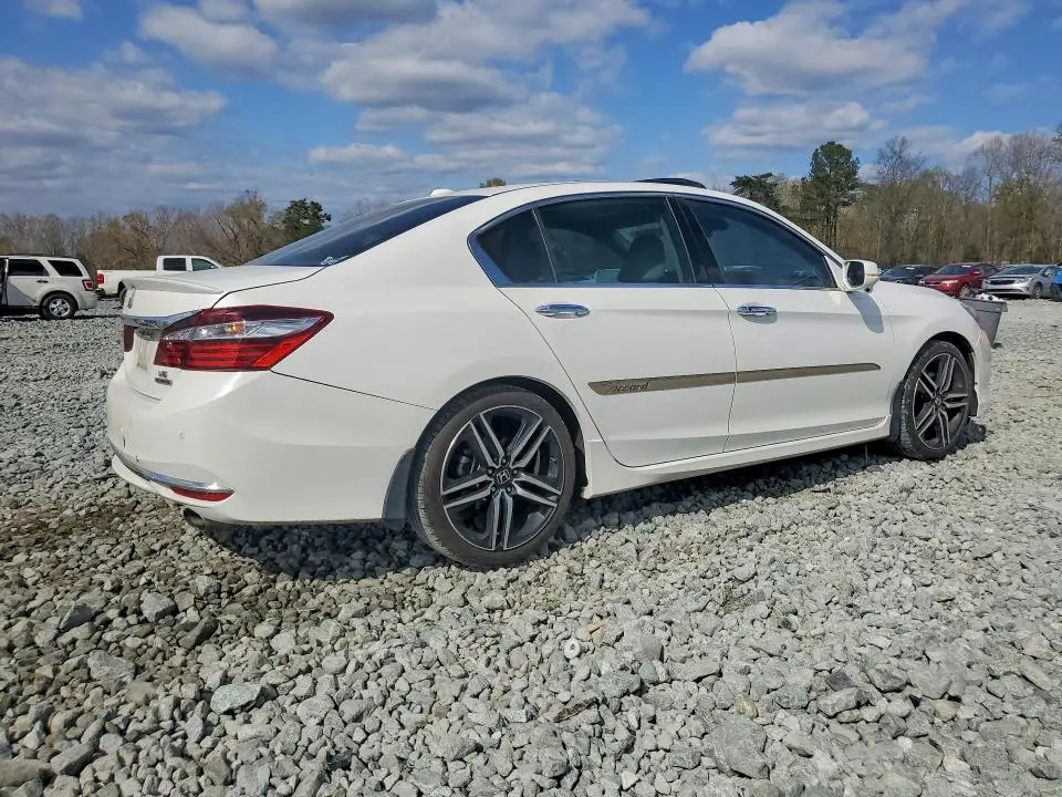 2017 HONDA ACCORD TOURING  
