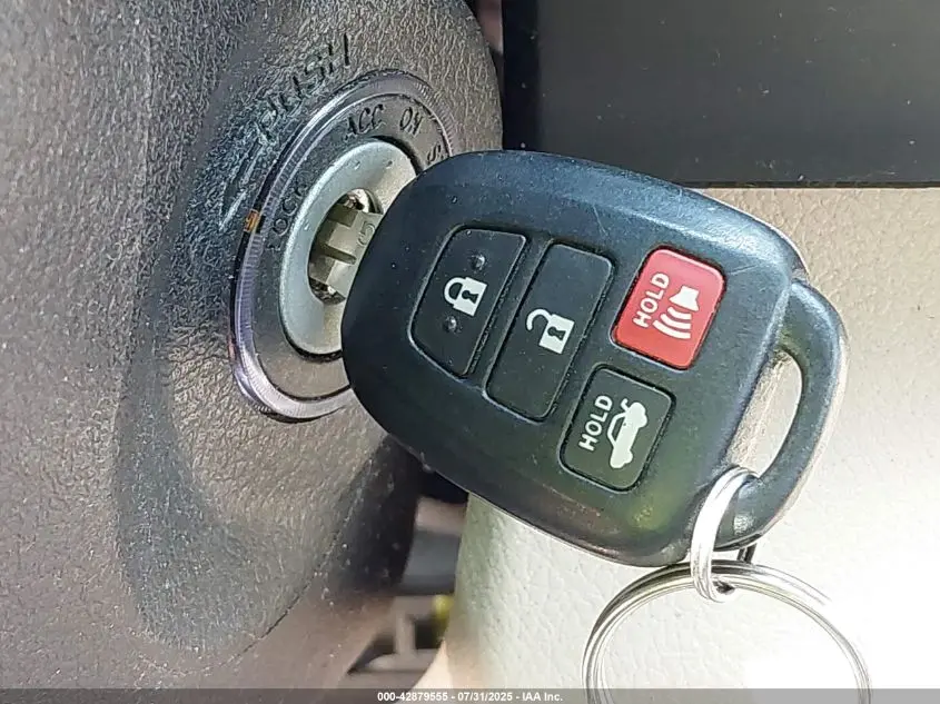 2014 TOYOTA CAMRY XLE